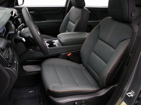 New 2026 GMC Acadia AT4 w/ Super Cruise Package image 9