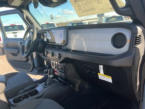New 2026 Jeep Gladiator Willys image 12
