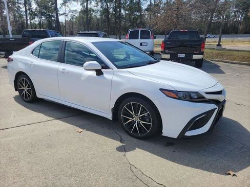 Certified 2024 Toyota Camry SE w/ Convenience Package image 9