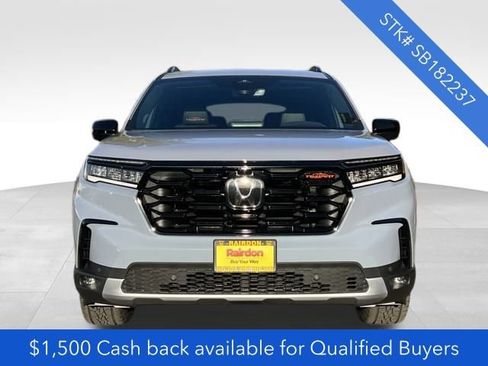 New 2025 Honda Pilot TrailSport image 2