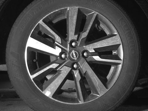 Used 2025 Nissan Versa SV image 15