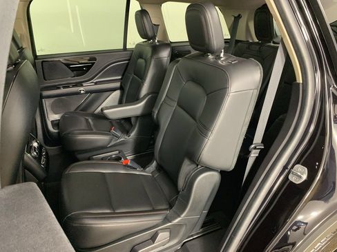 Used 2022 Lincoln Aviator AWD w/ Premium Package image 34