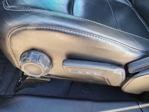 Used 2020 Jeep Gladiator Overland w/ Advanced Safety Group image 7