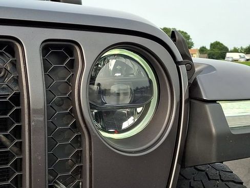 Used 2023 Jeep Gladiator Rubicon w/ LED Lighting Group AWD/4WD image 9