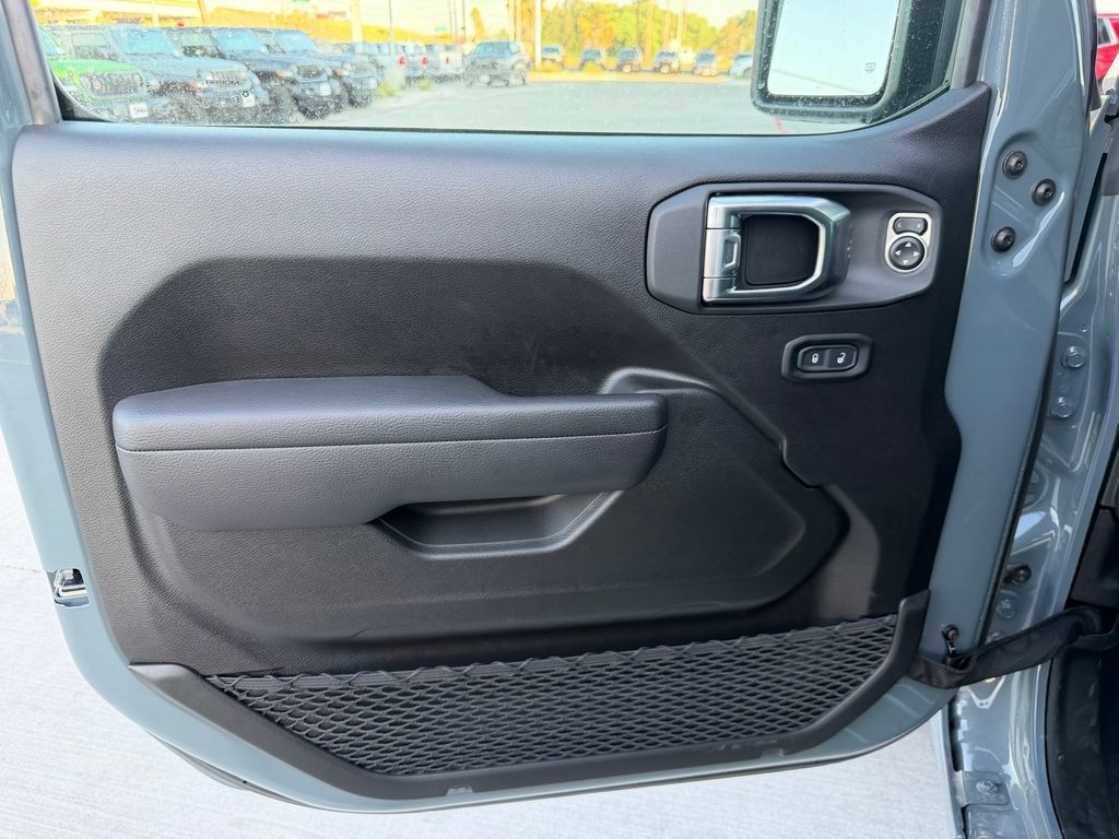 New 2026 Jeep Gladiator Sport AWD/4WD image 12