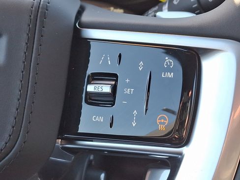 New 2025 Land Rover Range Rover SE image 18