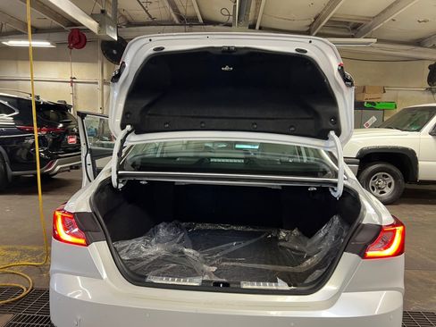 Used 2025 Toyota Camry XLE image 19