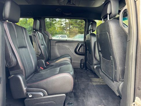 Used 2019 Dodge Grand Caravan GT image 19