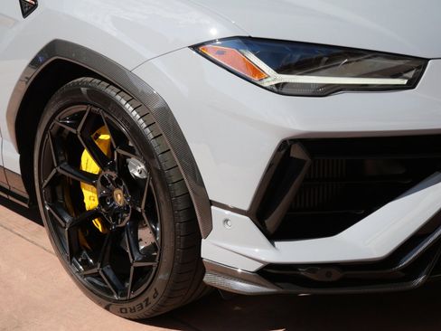 Used 2024 Lamborghini Urus Performante image 31