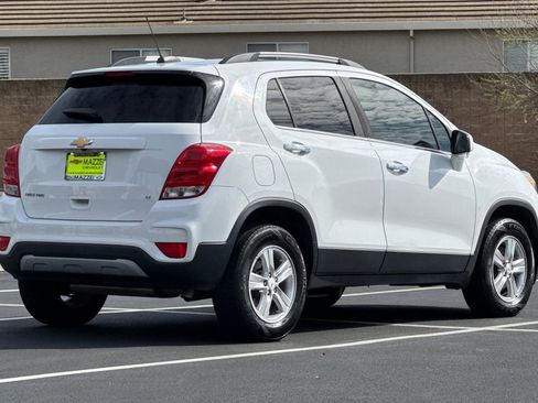 Used 2018 Chevrolet Trax LT w/ LT Convenience Package image 11