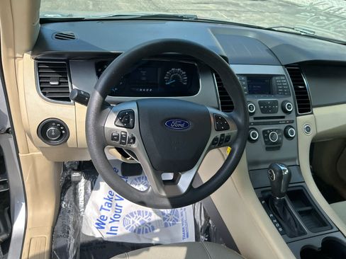 Used 2016 Ford Taurus SE FWD image 13