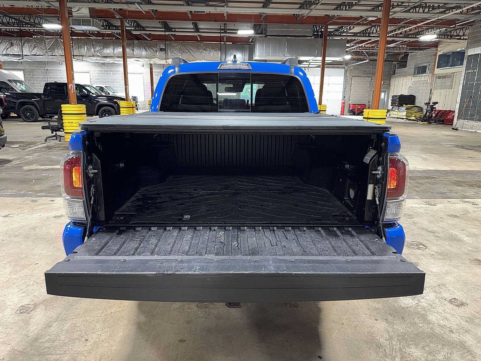 Used 2021 Toyota Tacoma TRD Sport AWD/4WD image 11