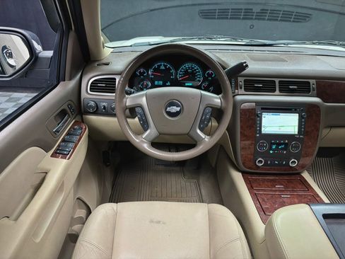 Used 2012 Chevrolet Avalanche LTZ AWD/4WD image 40