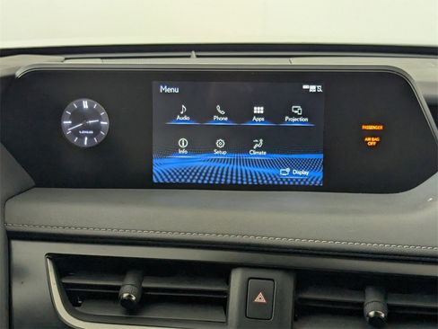 Used 2022 Lexus UX 200 image 19