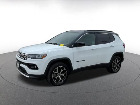 Used 2025 Jeep Compass Limited image 8