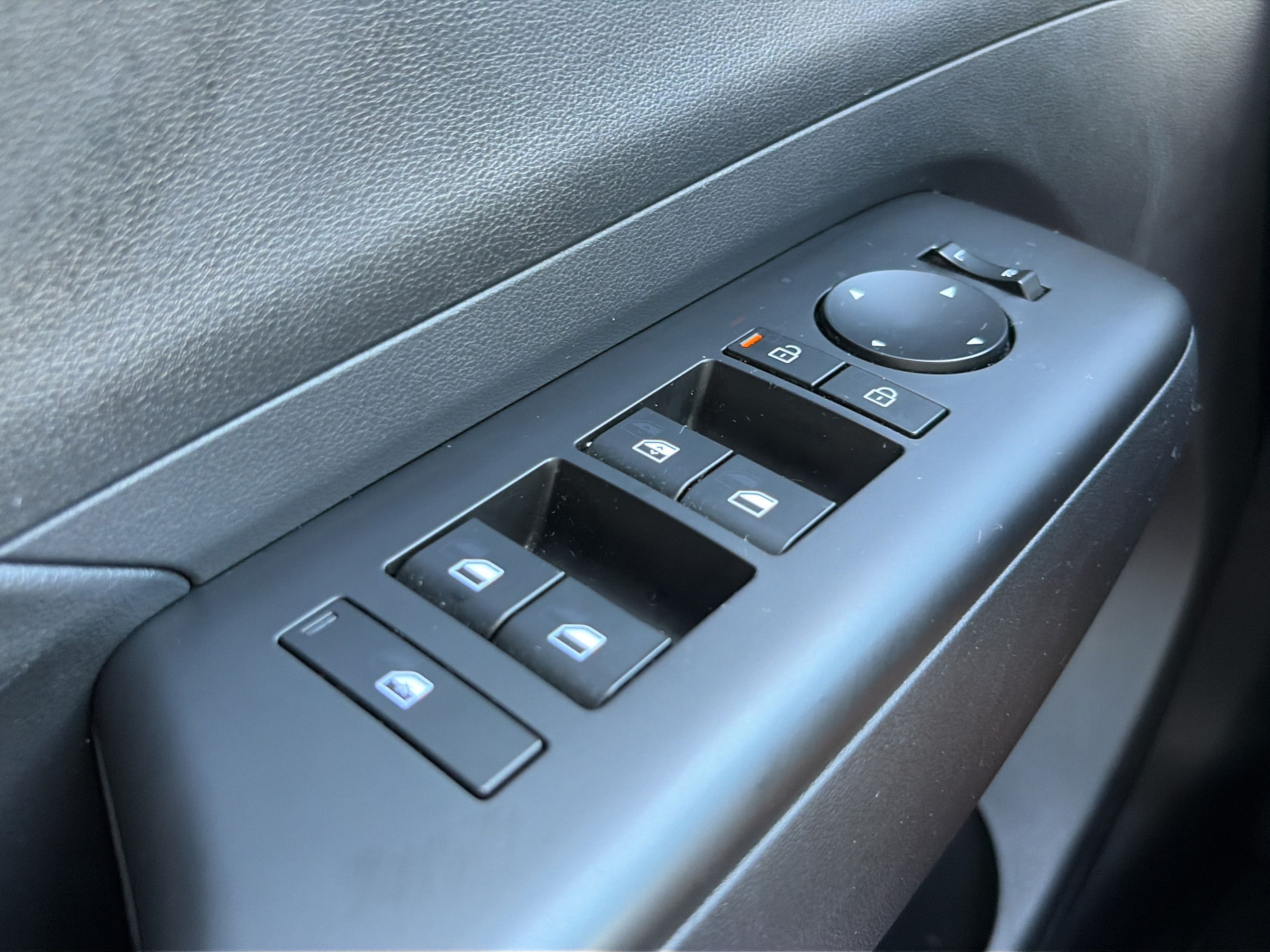 Certified 2024 Hyundai Kona SE FWD image 21