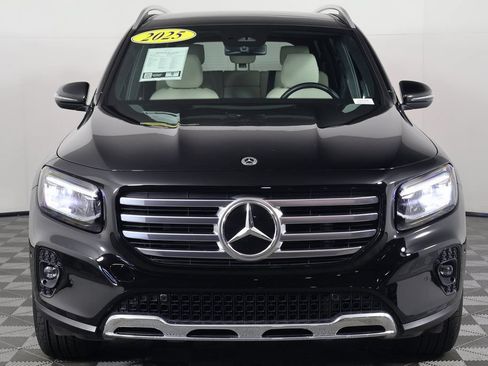 Used 2025 Mercedes-Benz GLB 250 image 2