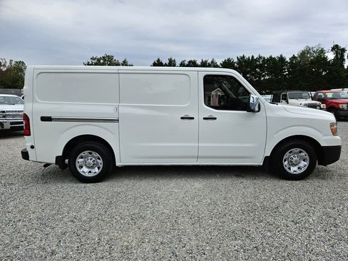 Used 2019 Nissan NV 2500 SV image 6