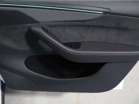Used 2026 Tesla Model Y Long Range RWD image 64