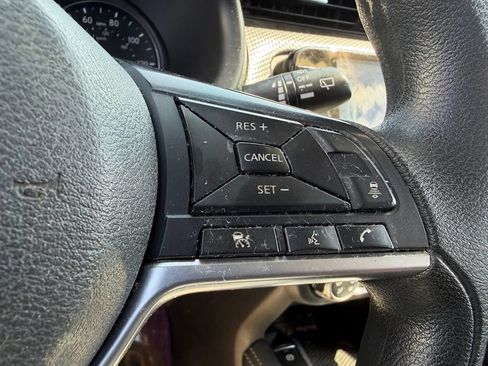 Used 2023 Nissan Kicks SV FWD image 18