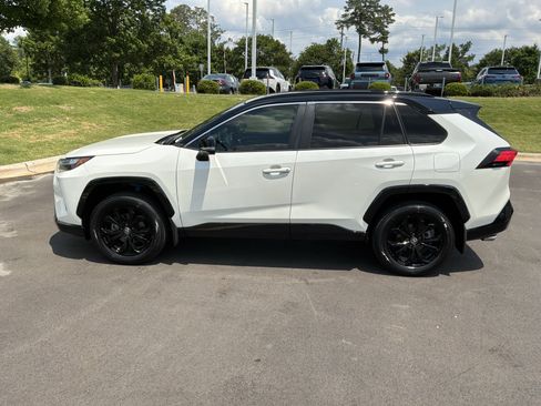 Used 2022 Toyota RAV4 XSE AWD/4WD image 7