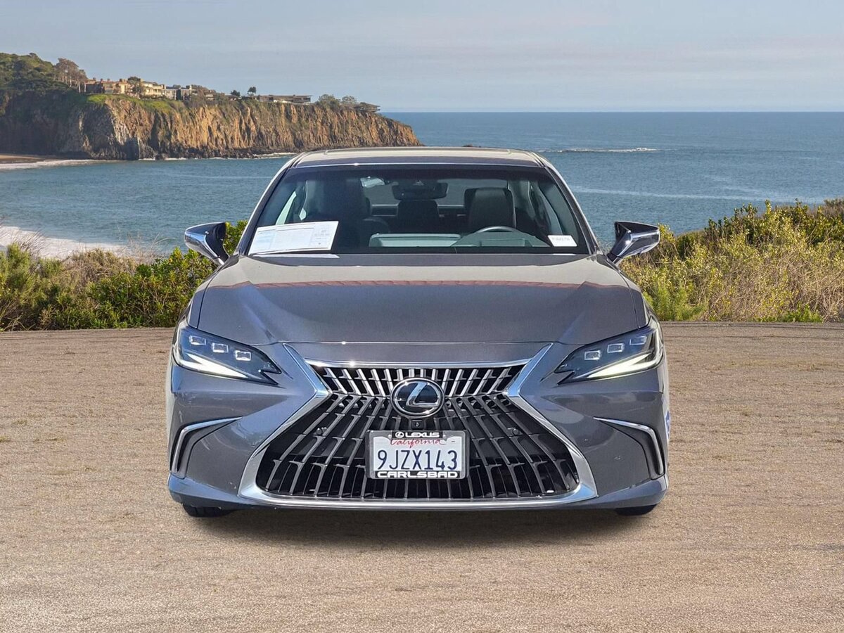 Used 2024 Lexus ES 300h w/ Accessory Package (Z1) FWD image 2
