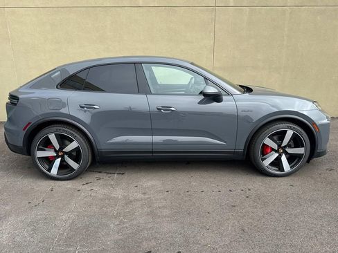 New 2025 Porsche Macan 4S Electric image 10