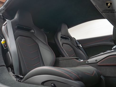 Used 2023 Maserati MC20 Coupe image 26