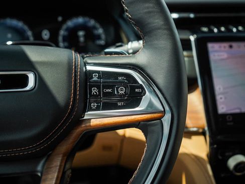 New 2025 Jeep Grand Cherokee Summit image 21