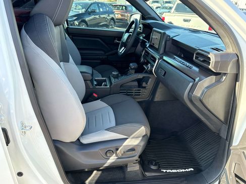 Used 2024 Toyota Tacoma TRD Off-Road image 21