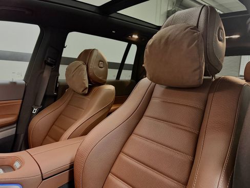 Used 2025 Mercedes-Benz GLS 450 4MATIC image 24