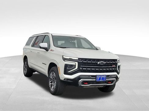 Used 2025 Chevrolet Suburban Z71 AWD/4WD image 1