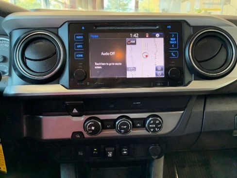 Used 2019 Toyota Tacoma SR5 image 19