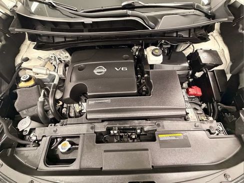 Certified 2024 Nissan Murano SV w/ SV Midnight Edition Package FWD image 9