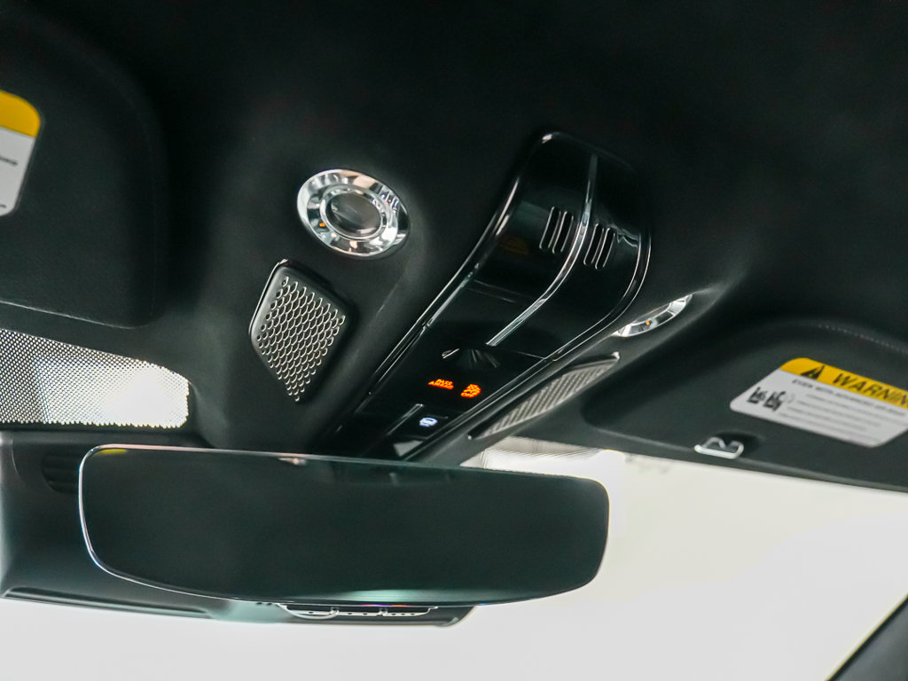 Used 2025 Aston Martin V8 Vantage Coupe RWD image 24
