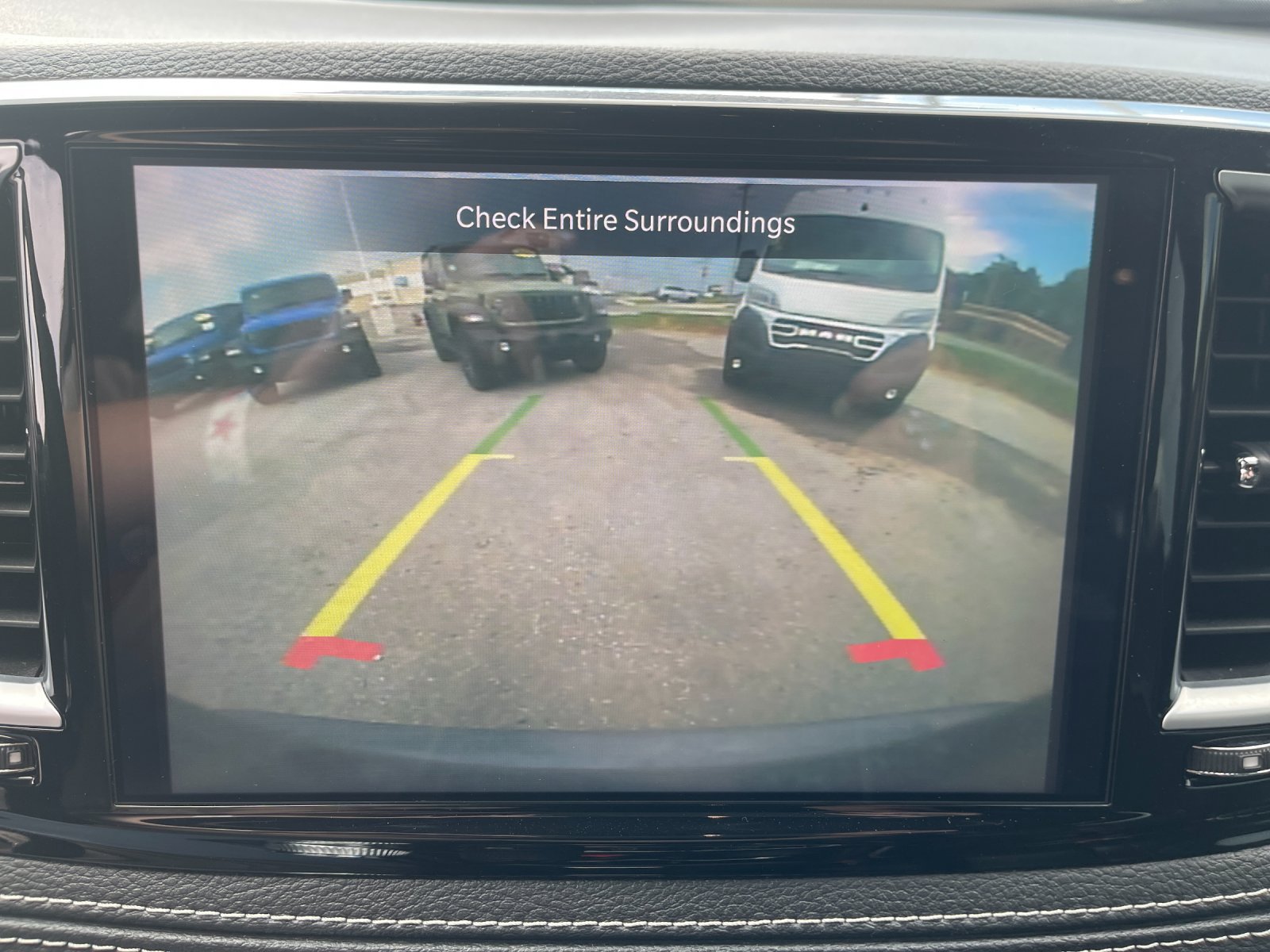 Used 2025 Chrysler Pacifica Limited FWD image 23