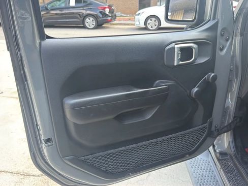 Used 2020 Jeep Wrangler Sport AWD/4WD image 12
