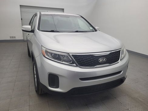 Used 2015 Kia Sorento LX image 14