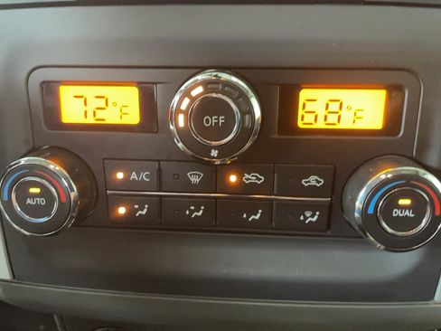 Used 2017 Nissan Frontier SV w/ SV Value Truck Package AWD/4WD image 9