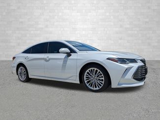 Used 2019 Toyota Avalon Limited w/ Advanced Safety Package FWD video 1