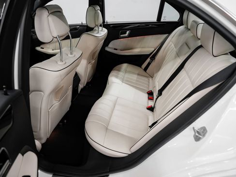 Used 2015 Mercedes-Benz E 400 Sedan image 34
