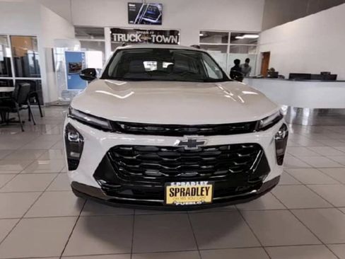 Used 2026 Chevrolet Trax ACTIV image 3