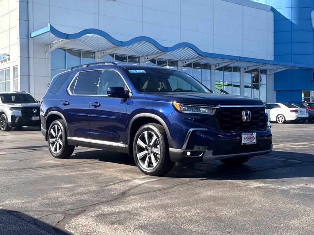 Certified 2025 Honda Pilot Elite image 3