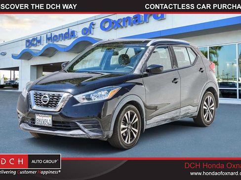 Used 2019 Nissan Kicks SV FWD image 1