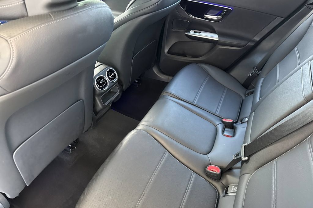 Used 2025 Mercedes-Benz GLC 350e 4MATIC image 5