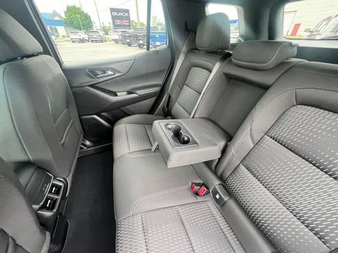 Used 2025 Chevrolet Equinox LT FWD image 34