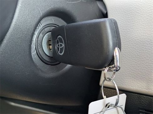 Used 2025 Toyota Corolla LE image 32