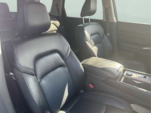 Used 2022 Nissan Pathfinder SL image 14