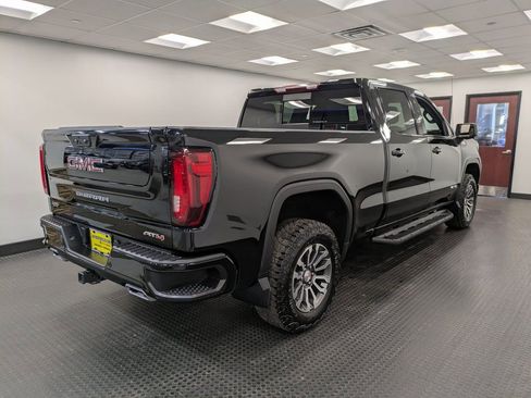 Used 2023 GMC Sierra 1500 AT4 w/ AT4 Preferred Package image 4