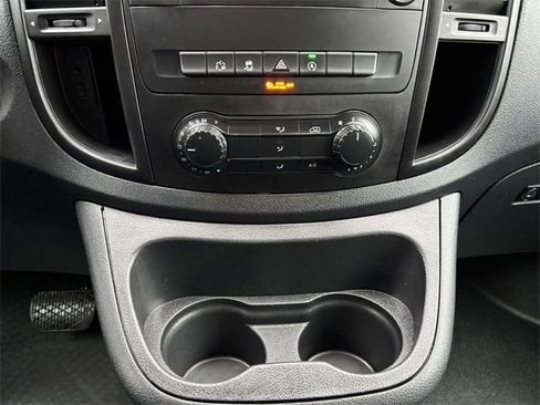 Used 2017 Mercedes-Benz Metris image 25